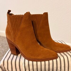 MARC FISHER ALVA POINTY TOE BROWN SUEDE BOOTIE SIZE 6.5